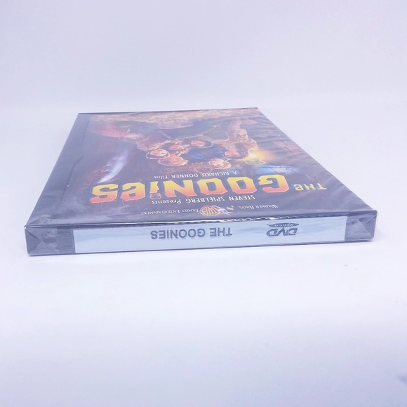 ✨4/$35✨ The Goonies Widescreen DVD - Picture 2 of 10